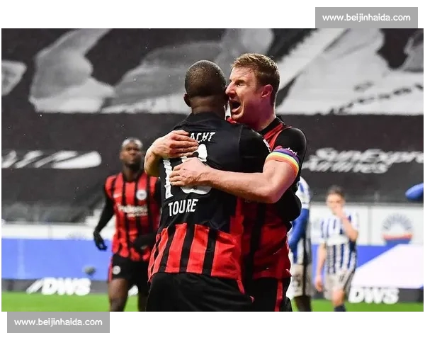 英超历史经典对决盘点：各大豪门争锋岁月回顾